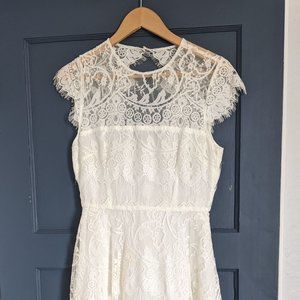 White lace BB Dakota Dress, Size 4